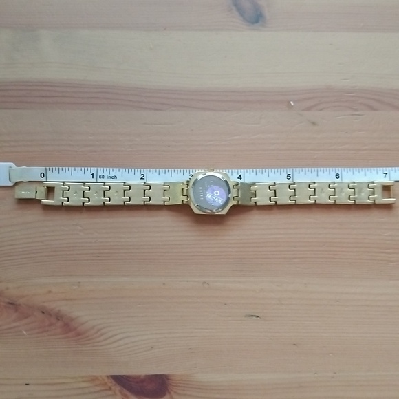 Vtg. Omax Crystal Quartz Water proof Japan Movt Gold Tone Bracelet Watch - Picture 4 of 4